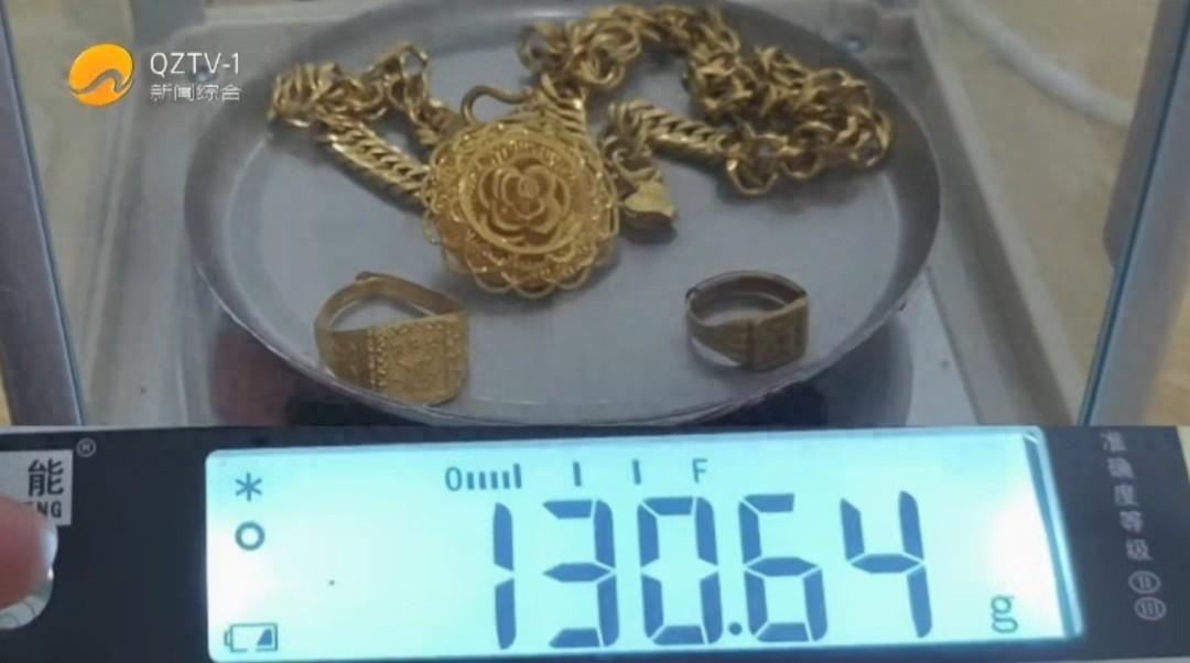 福建，周先生家里锁柜子被撬开，一柜子黄金首饰全部被偷！这些金子价值十几万。东