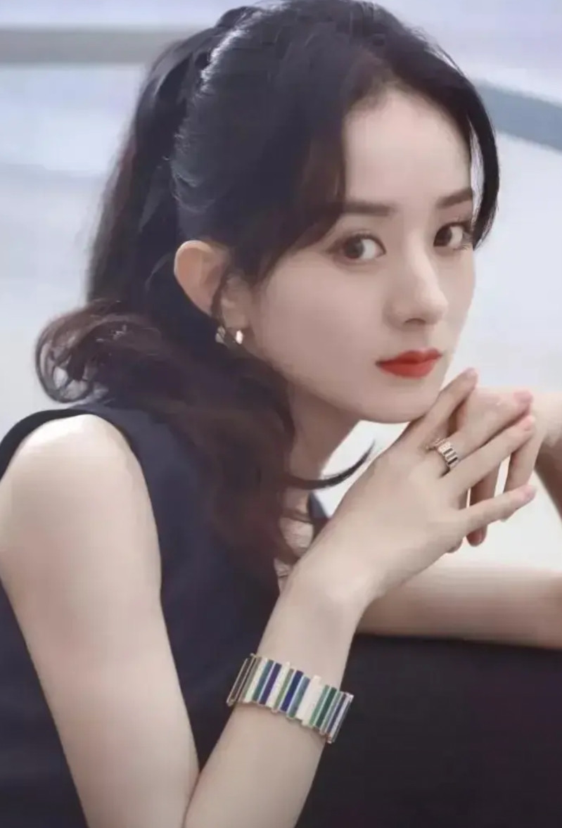 赵丽颖的流量之谜：从粉丝心中的女神到争议焦点，她究竟经历了什么？