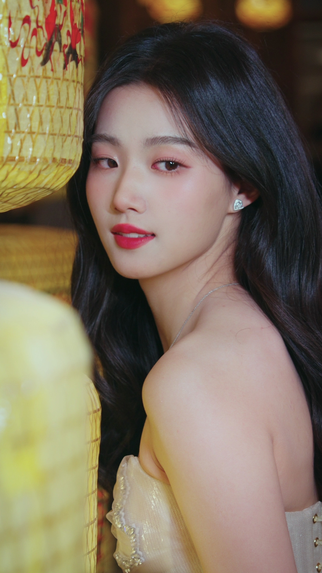 卢昱晓，百变魅力小花​​​