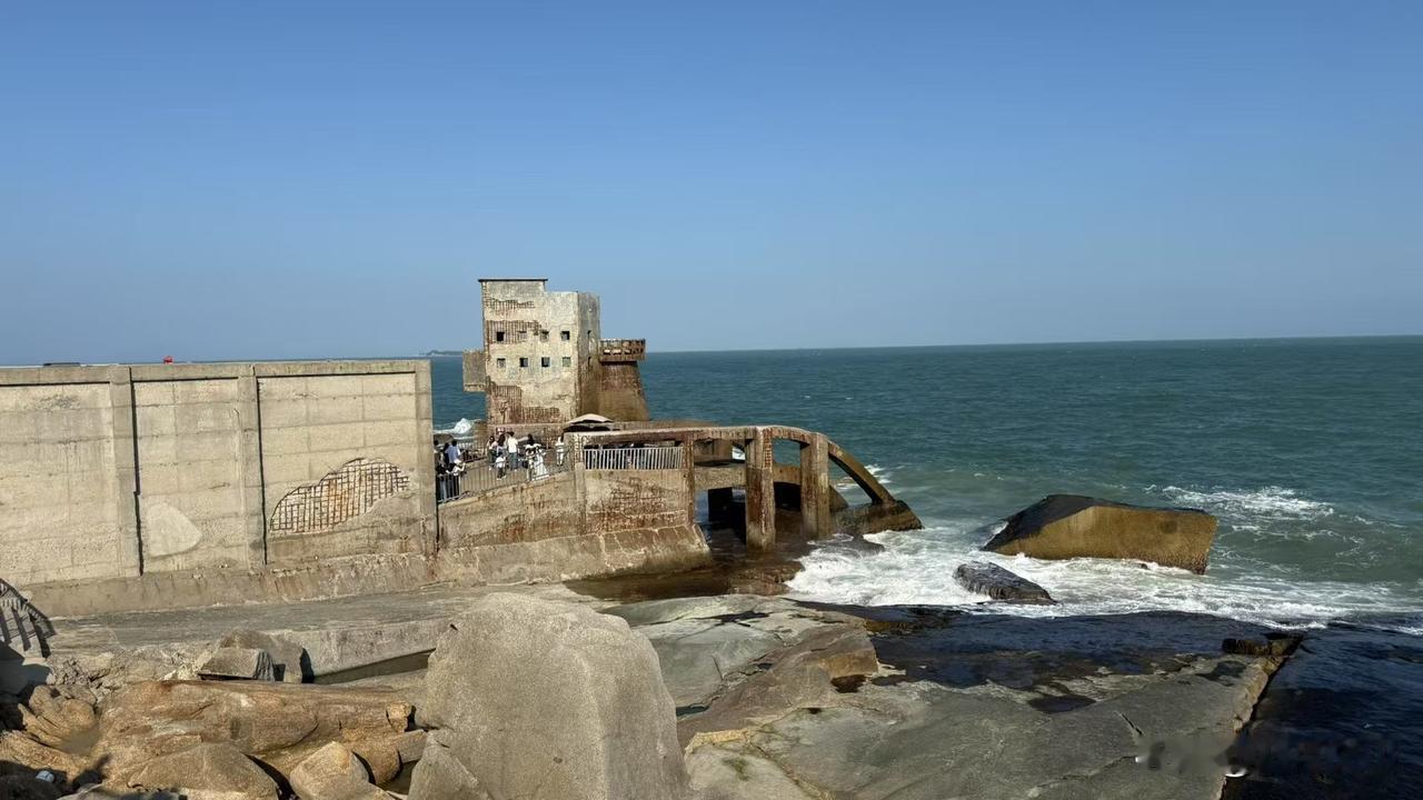 你作为中层，加班是家常便饭，活儿干得比谁都多，可到了评优评先、提拔重用的时候，压