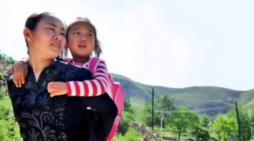 1994年，18岁的郜艳敏被人以2600元卖给了山村的刘老汉，付钱时，人贩子突然