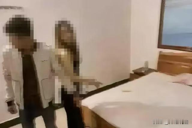吉林，男子闲着没事去逛舞厅，偶遇了一个漂亮的女子，一番搭讪之后协商了200元。女