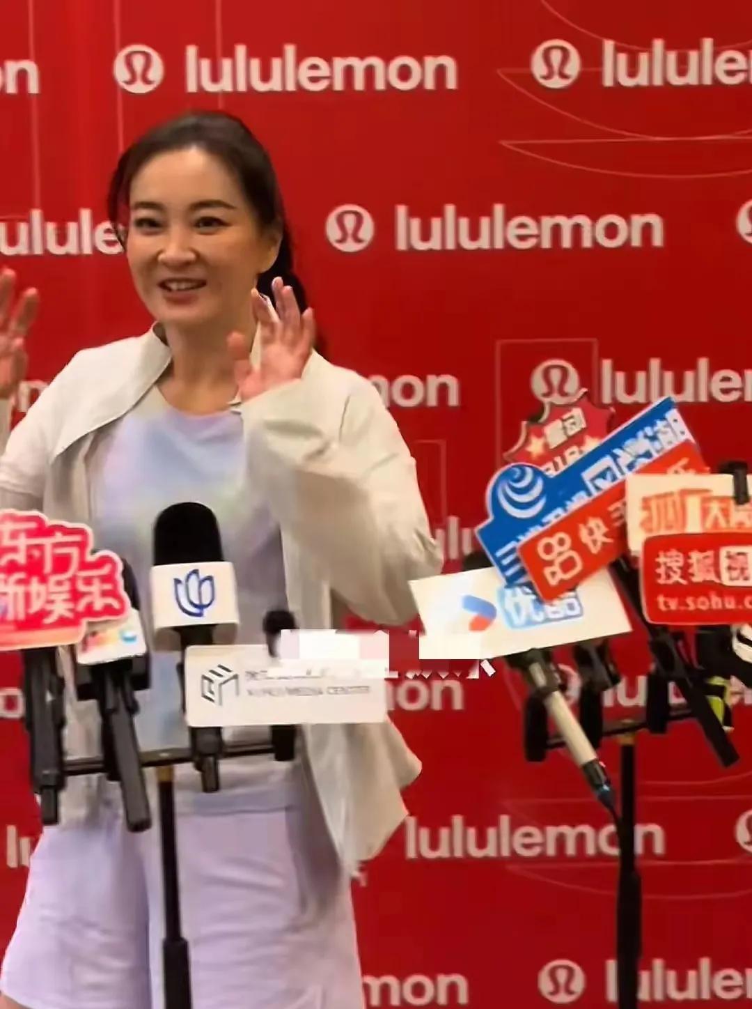 说真的，以前觉得贾玲胖，现在觉得贾玲性感！[捂脸哭]以前看贾玲，真的没有一点