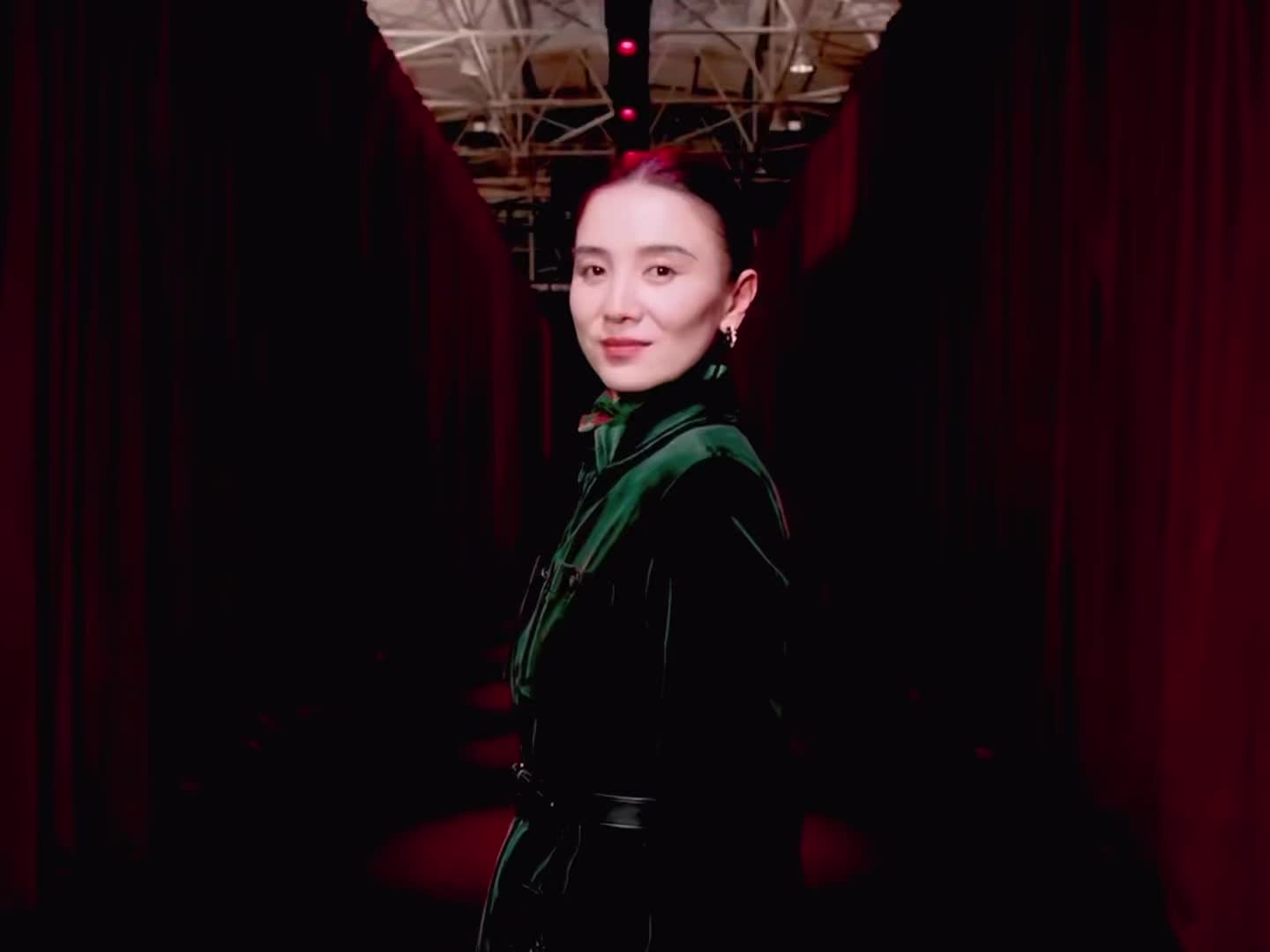 回眸一笑百媚生