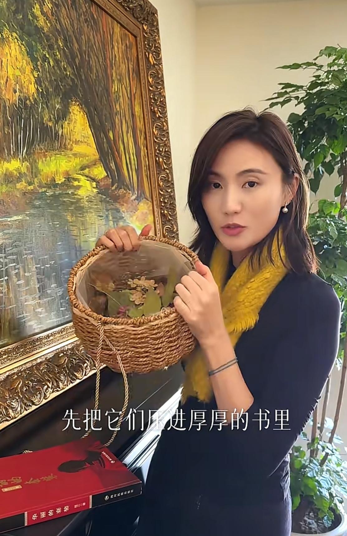 离婚果然是女人的重生日!和李亚鹏离婚后,海哈金喜第二次发了动态,她的状态好好