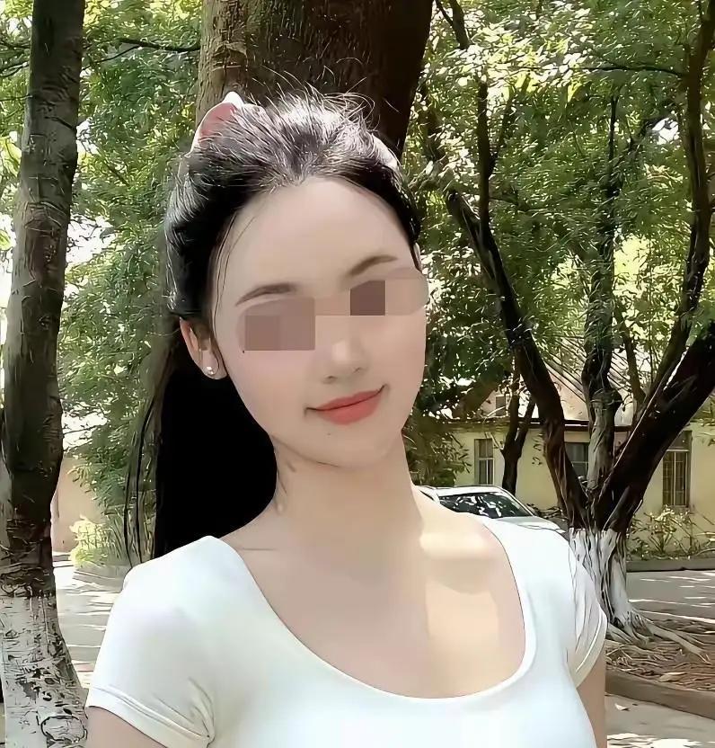 她的教师身份，让人震惊！其实，她如果真的急需用钱，用教师身份就能合法获得金钱，没