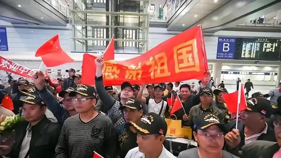中国撤侨行动明确要求：台湾同胞需出示台胞证才能登车登机。台当局立刻跳出来喊“