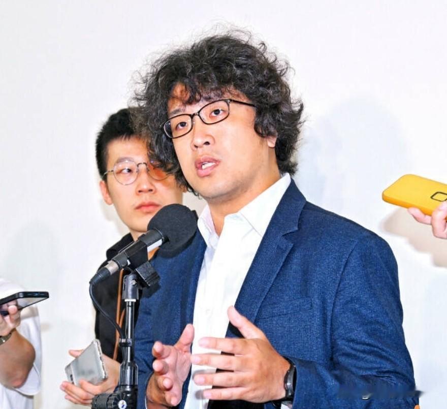 被我们正式通缉,纳入“台独”顽固分子名单之后,沈伯洋出来回应了!10月28日,沈