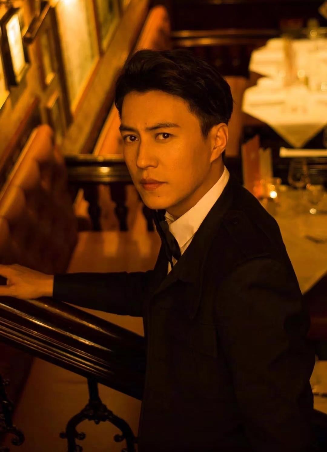 中戏这波操作太刚了！直接倒查五年，起因就是靳东的博士生导师主动自首，这波文艺界