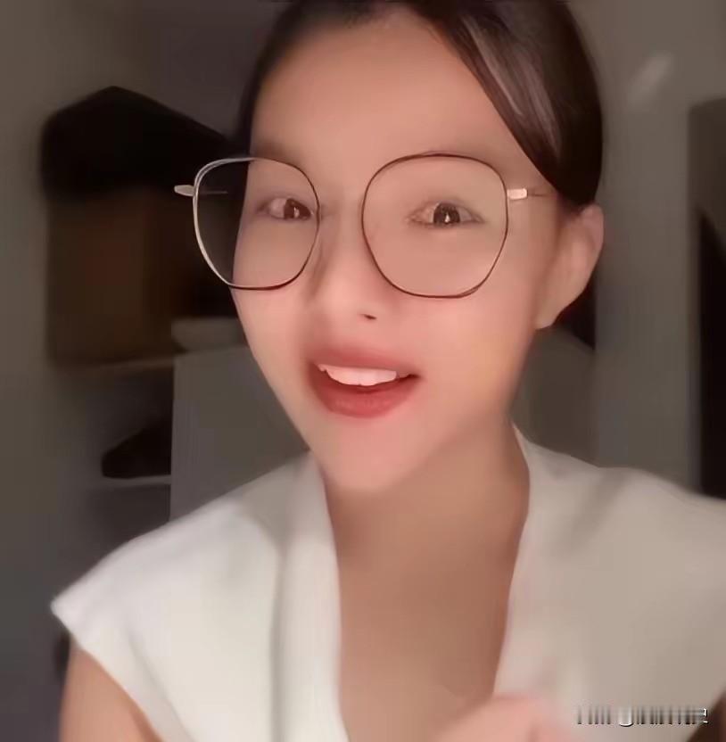 我拿着中国人的钱来中国上学，就是为了用中文告诉中国人，南海的西沙群岛是越南的，不