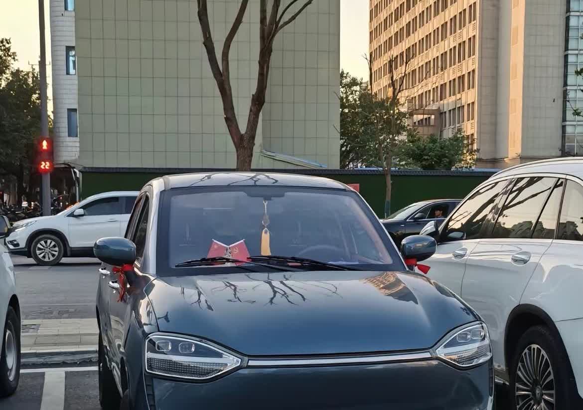 太无语了，真不知道问界M9的车主看见这张图片是该哭还是该笑？现在