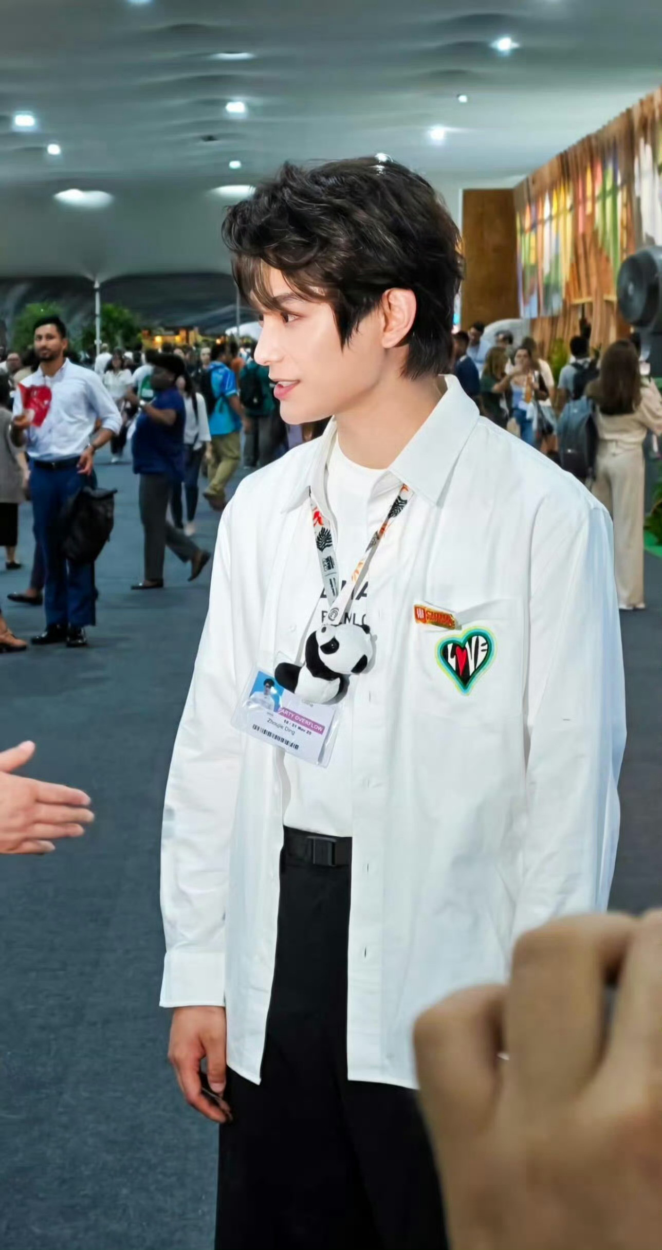 丁禹兮戴了丁舟杰工作证，丁舟杰好棒，直接以本名受邀