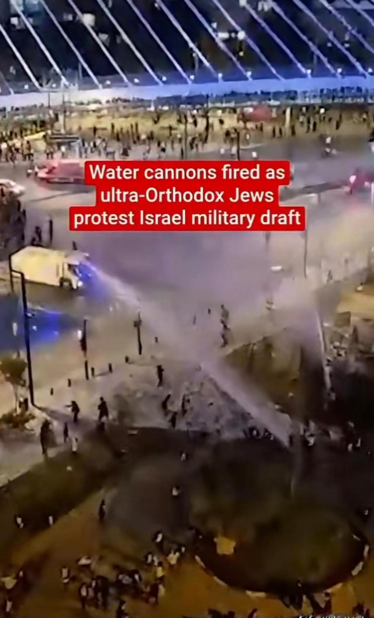 以色列要让拉比们扛枪了。几十年来，一群人在神学院里读经，国家发钱养着，不用当兵