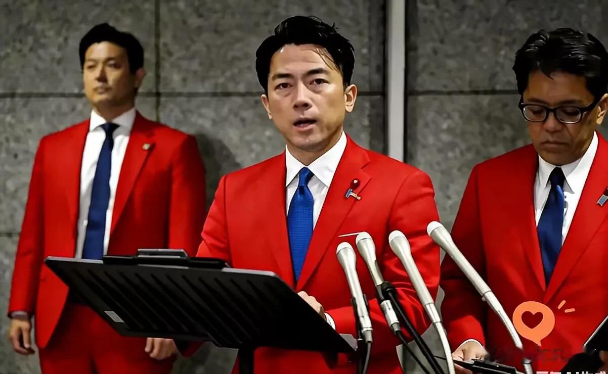 这下好了，高市还没下台，小泉倒先要下台了。他活该！明明提前收到了中国军事训练的通