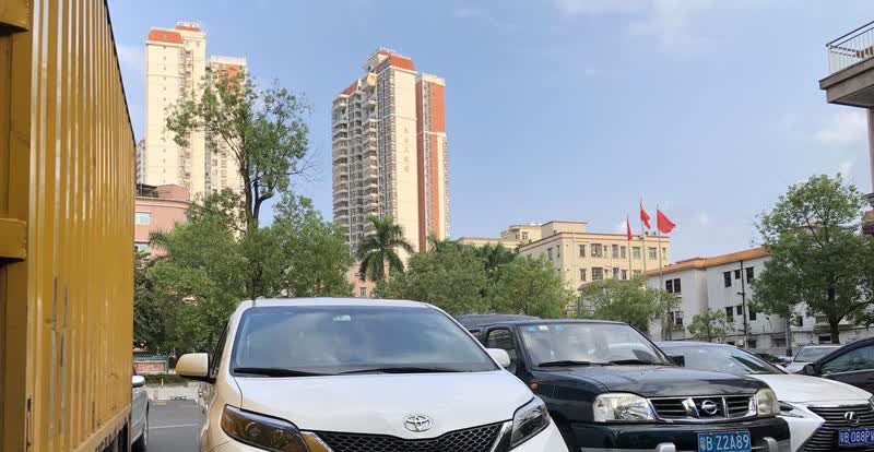 格瑞维亚和塞纳SIENNA，谁更值得买？格瑞维亚和塞纳SIENNA都是丰