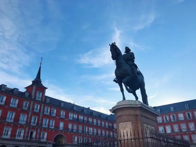 西班牙首相桑切斯抵京：四年四访，马德里在大国博弈中打出“东方牌”北京的空气里