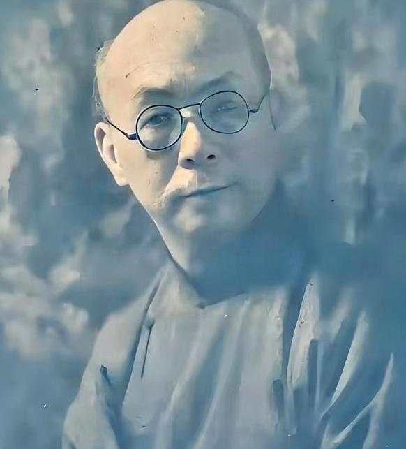 中国最大的汉奸是谁？他远比汪精卫更加可恨，要是没有他，日本连中国大门都进不了，