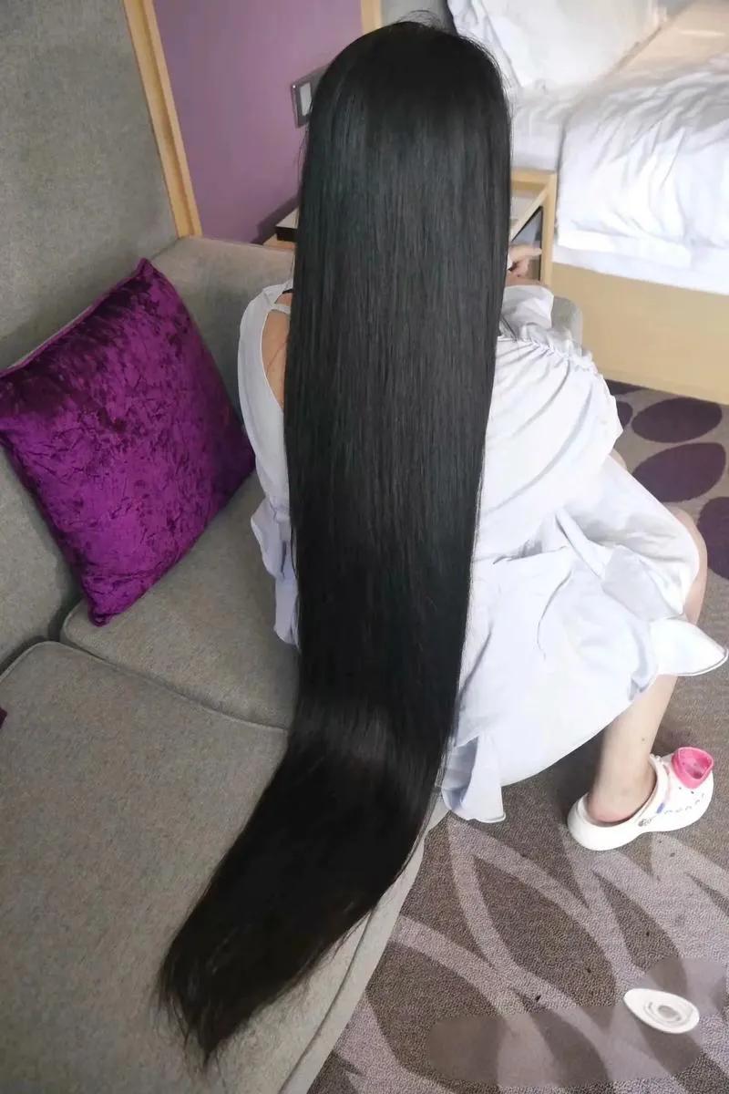 1月9日，一媒体报道，河北邯郸市一女子从15岁开始蓄长发，到现在已经22年了，头