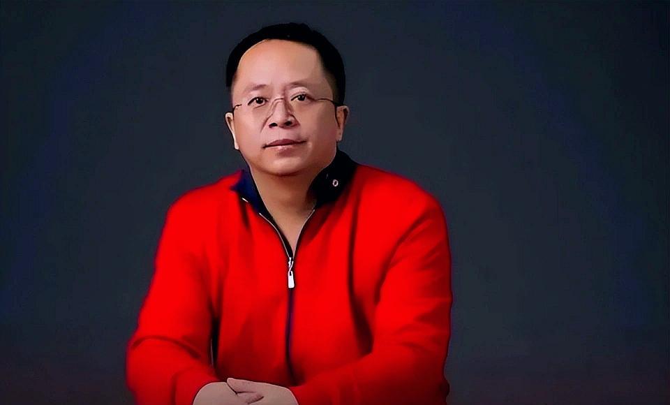 当一个边缘员工的微信群消息，开始挑战普华永道和公安经侦的权威时，故事就变味了。