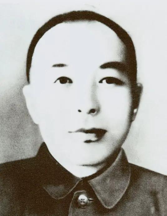 李兆麟死那天是1946年3月9日，哈尔滨刚刚化冻，他是单枪匹马走进那个叫水道街9