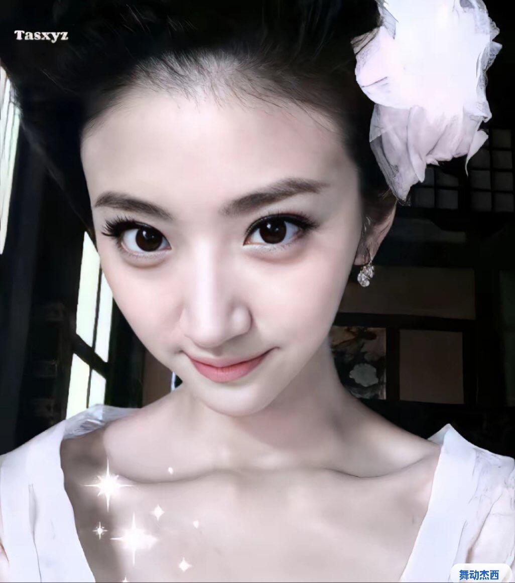 为什么要攻击景甜最强的地方这张脸谁不想叫妈妈景甜女明星颜值龙骨焚箱