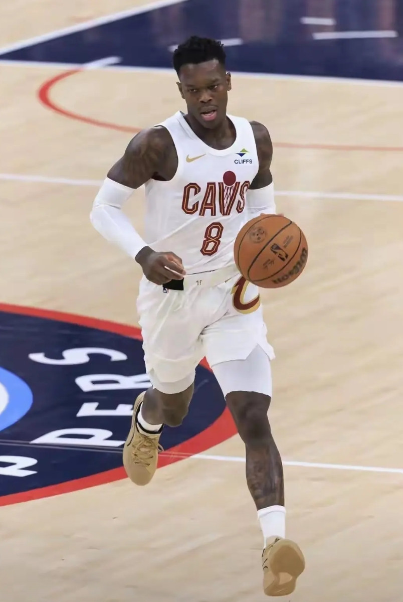 彻底废了！施罗德加入骑士的表现越来越差了：1、在国王——场均12.8分3.1