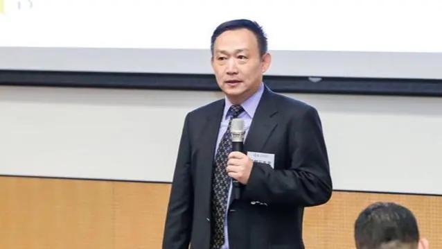 中国工厂三班倒、港口集装箱堆成山，一年顺差上万亿美元，外汇储备怎么就不见涨？卢麒
