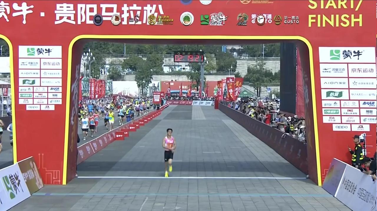 2026贵阳马拉松史诗级国内逆转大戏！全程超高强度拉锯战！开赛之后管油胜依旧激进