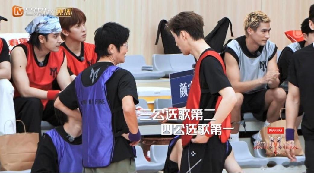 阿云嘎最近在《披荆斩棘2026》里被网友封为“披荆斩棘史上最贵的男人”，起因是他在四公X-MEN抢席