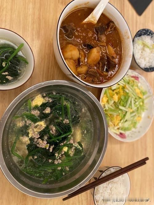 问大家一个问题如果有一天公婆年纪大了，你会每天给公婆做饭或给他们送饭吗？