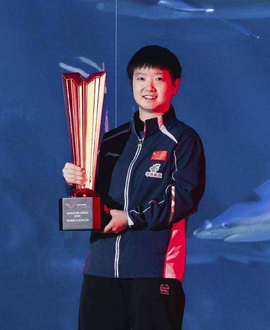 国乒女单新变化，队友赛后握手不再有温情，建议上一堂礼仪课。新加坡大满贯赛，是国