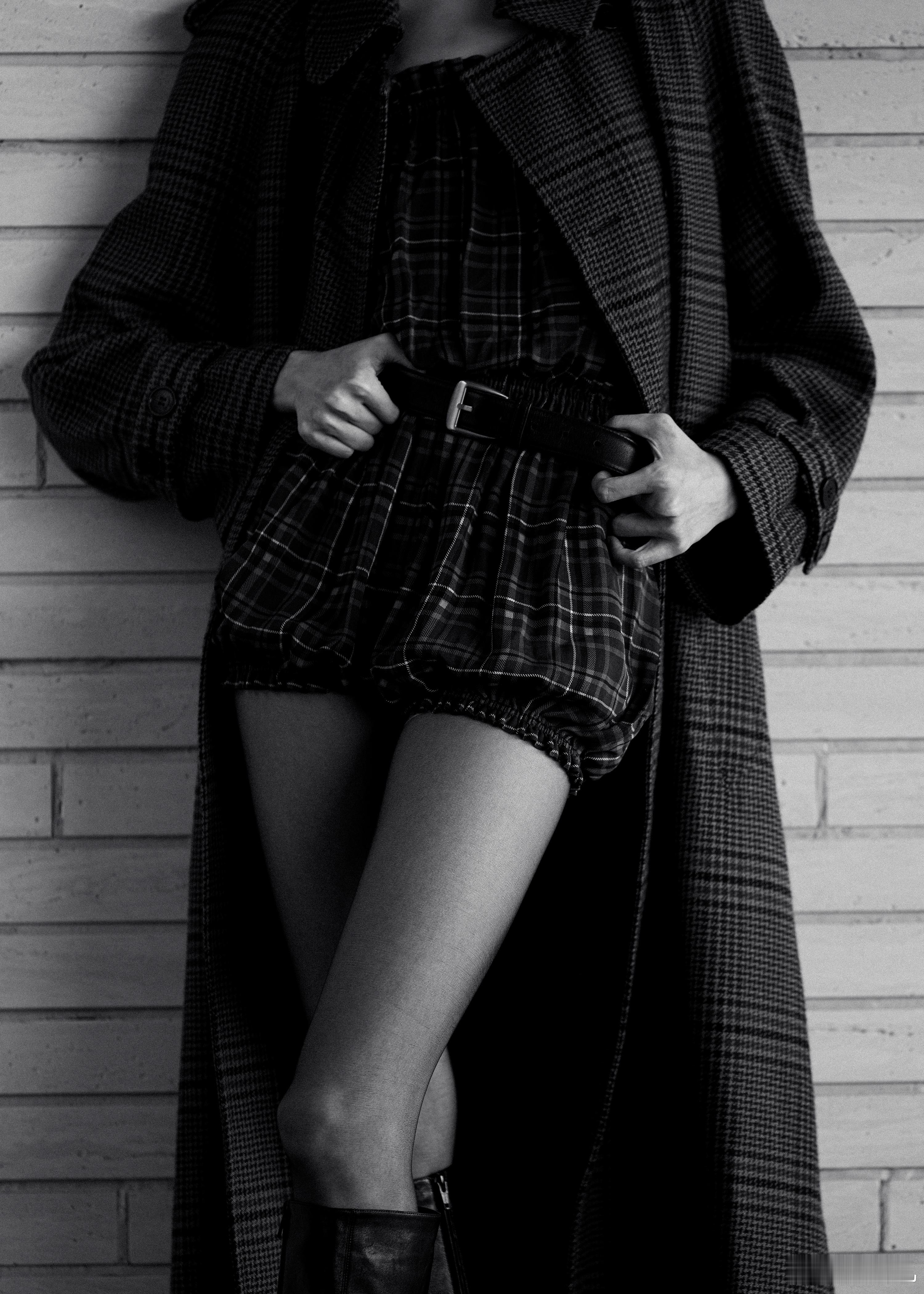 张艺凡张艺凡镜头下得多瘦张艺凡的名品大手🙌​​​