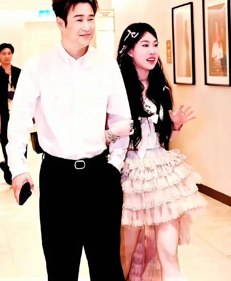 自己砸钱开公司，旗下只签亲闺女！小沈阳这波操作，真把娱乐圈某些“资源爹”的脸打疼