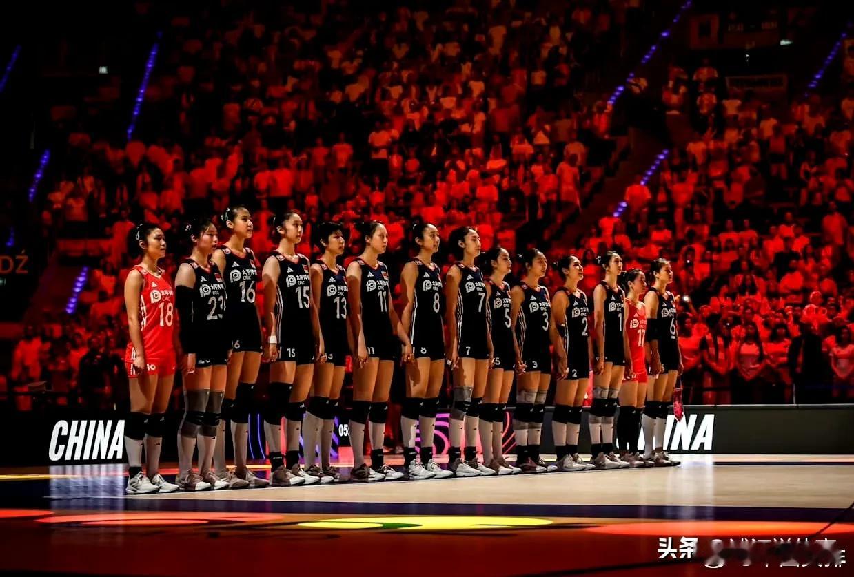 中国女排2-3惜败波兰无缘世界女排联赛四强，暴露出两大问题，也有三个环节进步明显