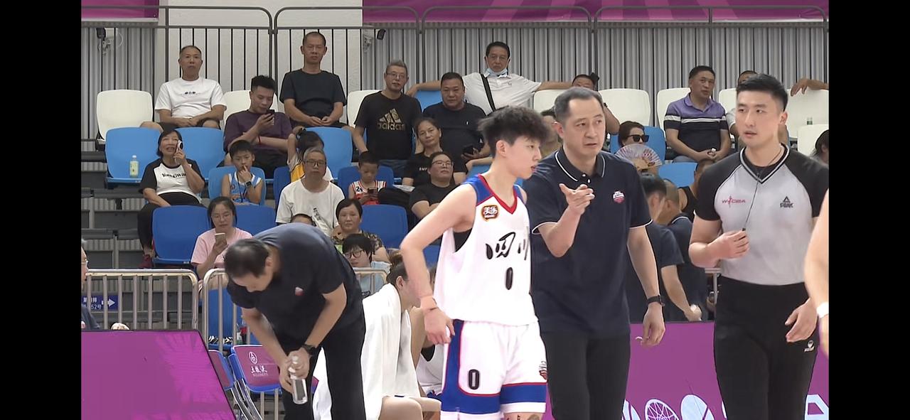 川鲁大战也许是WCBA总决赛提前预演一下今晚19:30，2026年全国女子篮