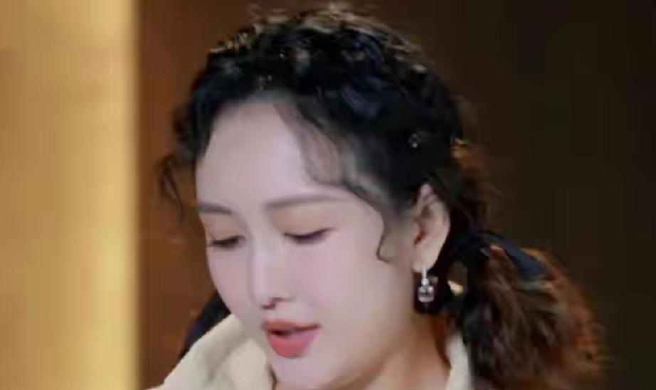 何九华突然官宣当爸！大方晒女儿日常，却全程回避孩子母亲德云社何九