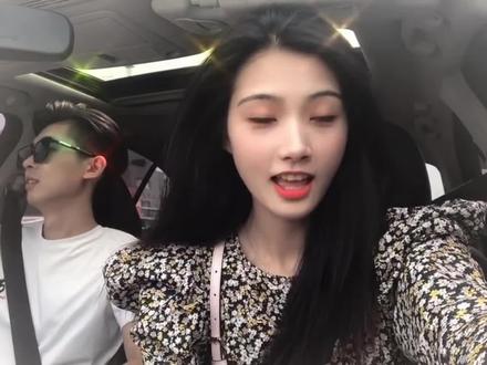 18年在一起的两个小孩也变成了现在的一家三口