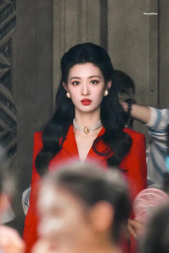 还得是中央电视台，一场晚会，直接对刘浩存和王楚然“黑转粉”了。以前真是看不上两