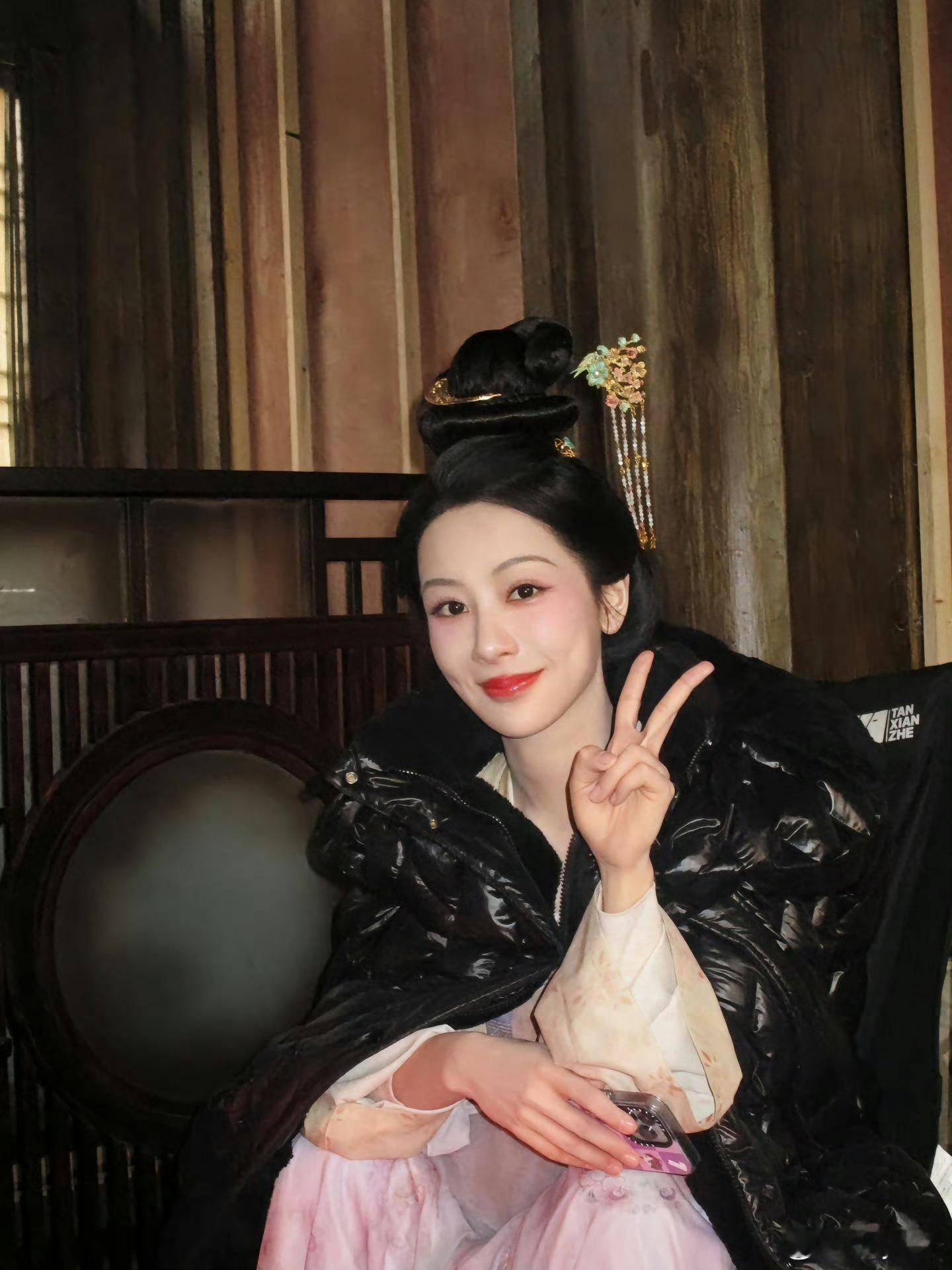 杨紫提名奇井成最佳女演员杨紫奇井成最佳女演员提名小猴紫果然是超级超级厉害的啊！