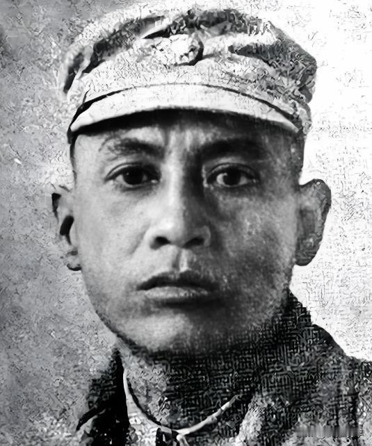 “他下令处决全部日军俘虏，全军沉默，没人反对。因为所有人都记得：三天前，鬼子在村