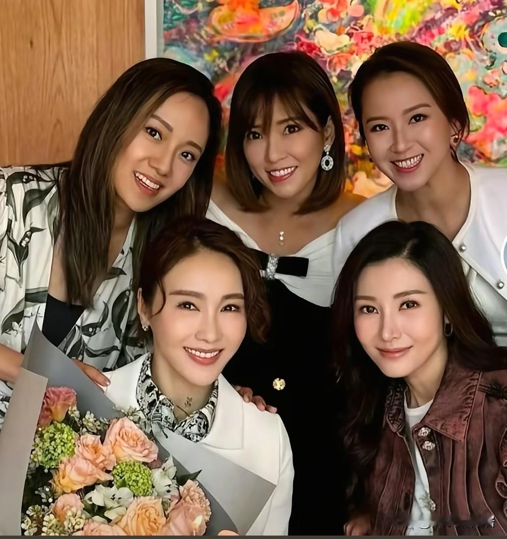 果然富婆都是鼻头很饱满的面相小时候总听奶奶说圆脸鼻头有肉这个人有福气，