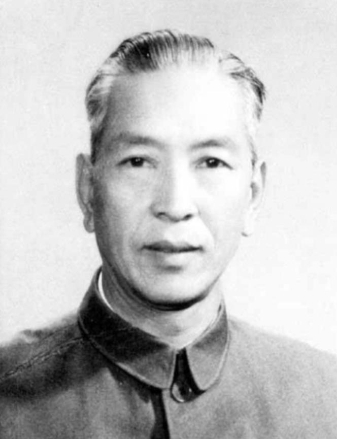 1950年，中国驻瑞典大使耿飚被瑞典军官轻视：“听说大使阁下是将军，不知您带过多