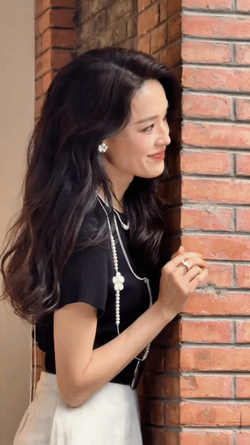 像舒淇这种这不吃那不吃的人是怎么保持王者发量和绝佳气色的？！看她参加综艺，吃东西