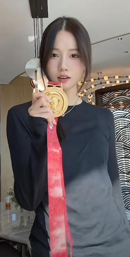 今年全运会最火的宝藏女孩非邵雨琪莫属全国人民都被这位冠军圈粉颜值身材双在