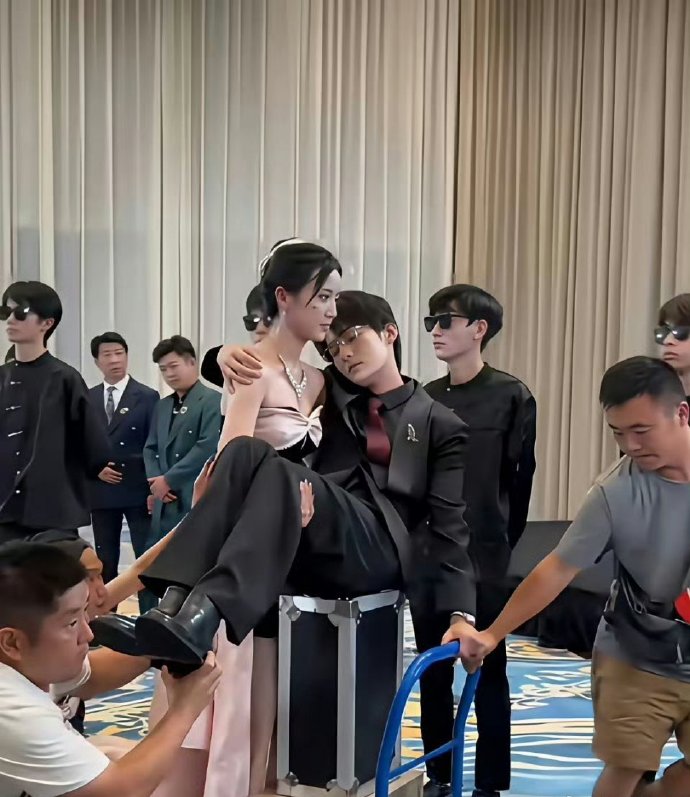 我去，原来短剧里，女主公主抱男主是这样子拍出来的呀