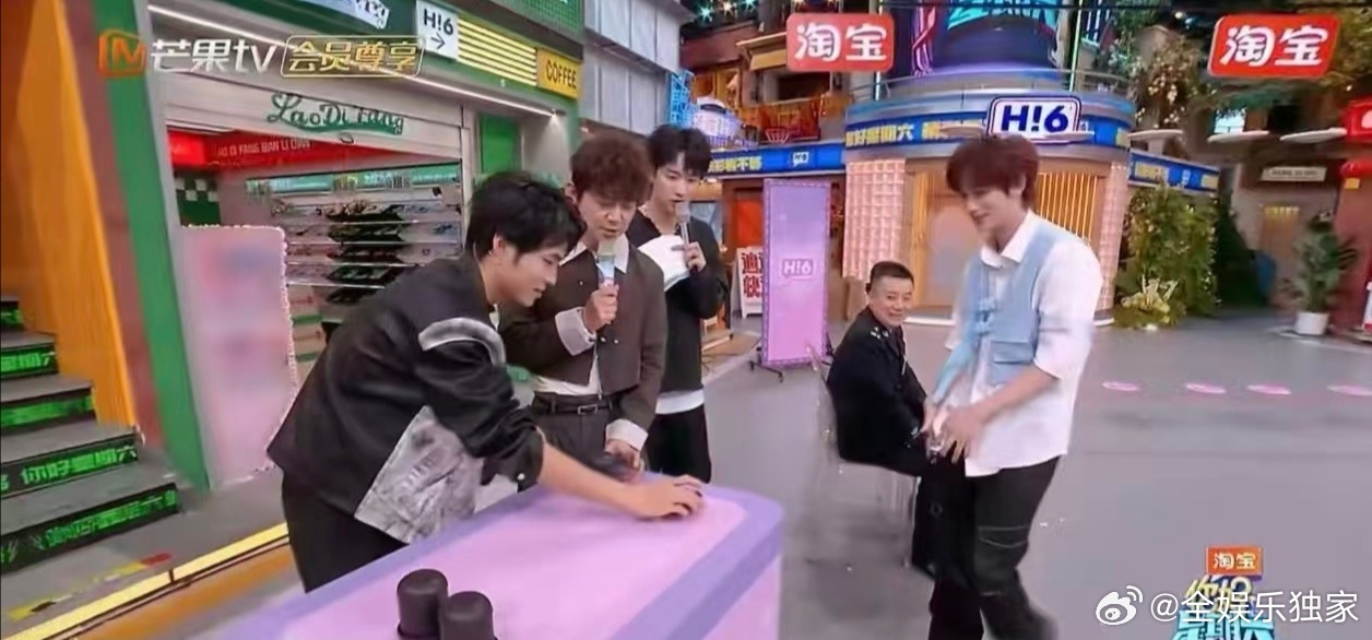 哈哈哈哈哈哈，小丁你是懂节目效果的！贴脸开大的勇气可嘉，看得我笑出鹅叫！丁程鑫