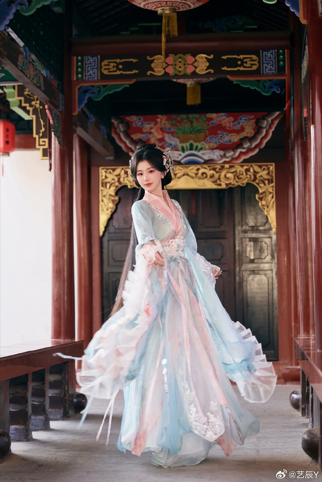 孔雪儿好美的古装造型，《逐玉》里的俞浅浅真的真好看了，美得让人挪不开眼