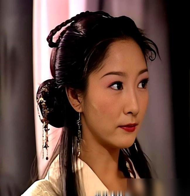 妈呀，电影版《寻秦记》要上了，突然想起个事儿，巨扎心。大家都在感慨原班人马回