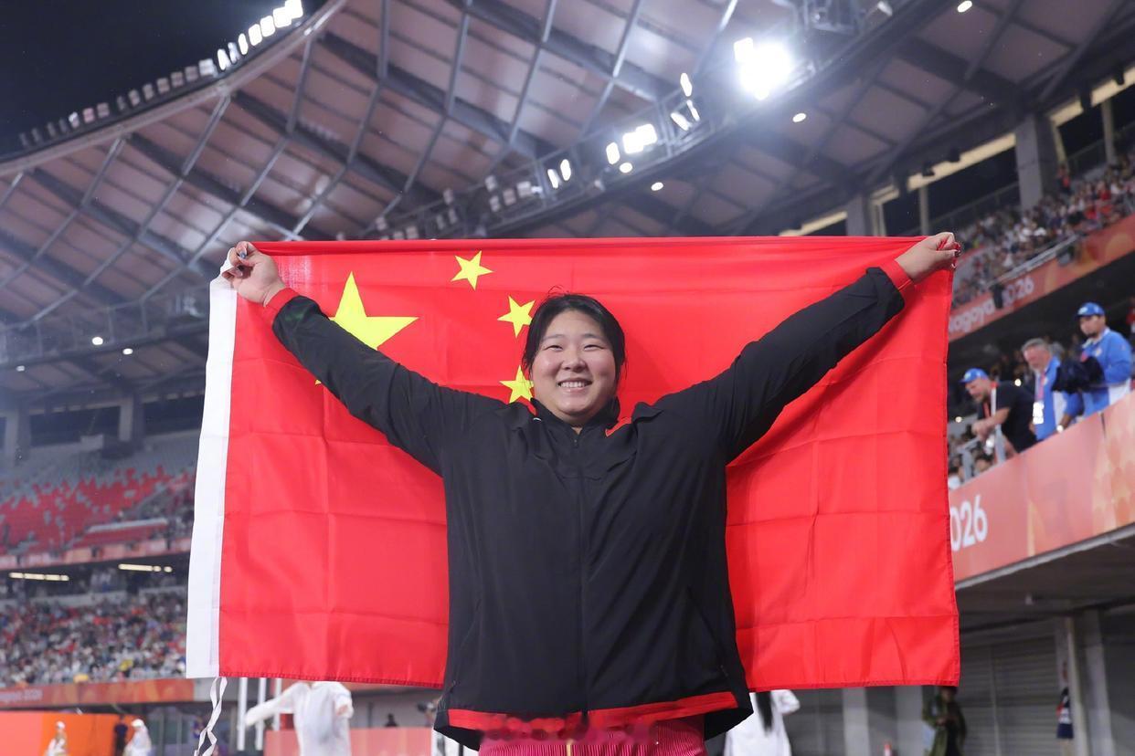 严子怡的这一决定，让观众哗然，同时也让在场的其他选手心中暗暗窃喜。他们知道，虽然