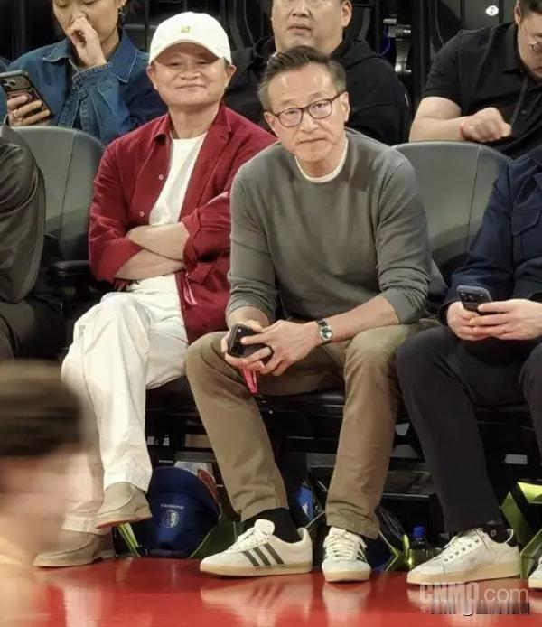 马云最近在忙啥？很多人好奇，马云退出阿里日常管理之后，现在主要在干什么？